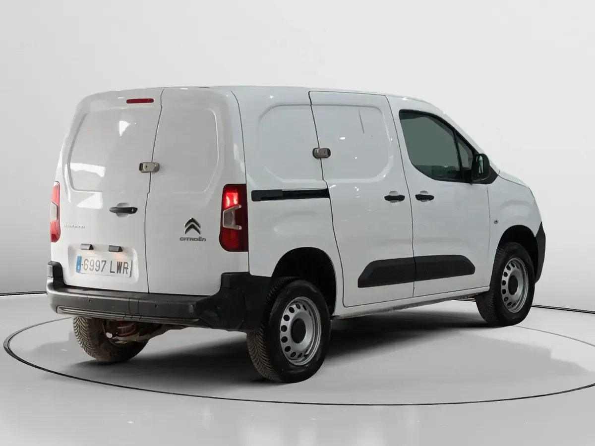 Usado Citroën Berlingo 131 CV (96 kW) 2022 Blanco Monovolumen