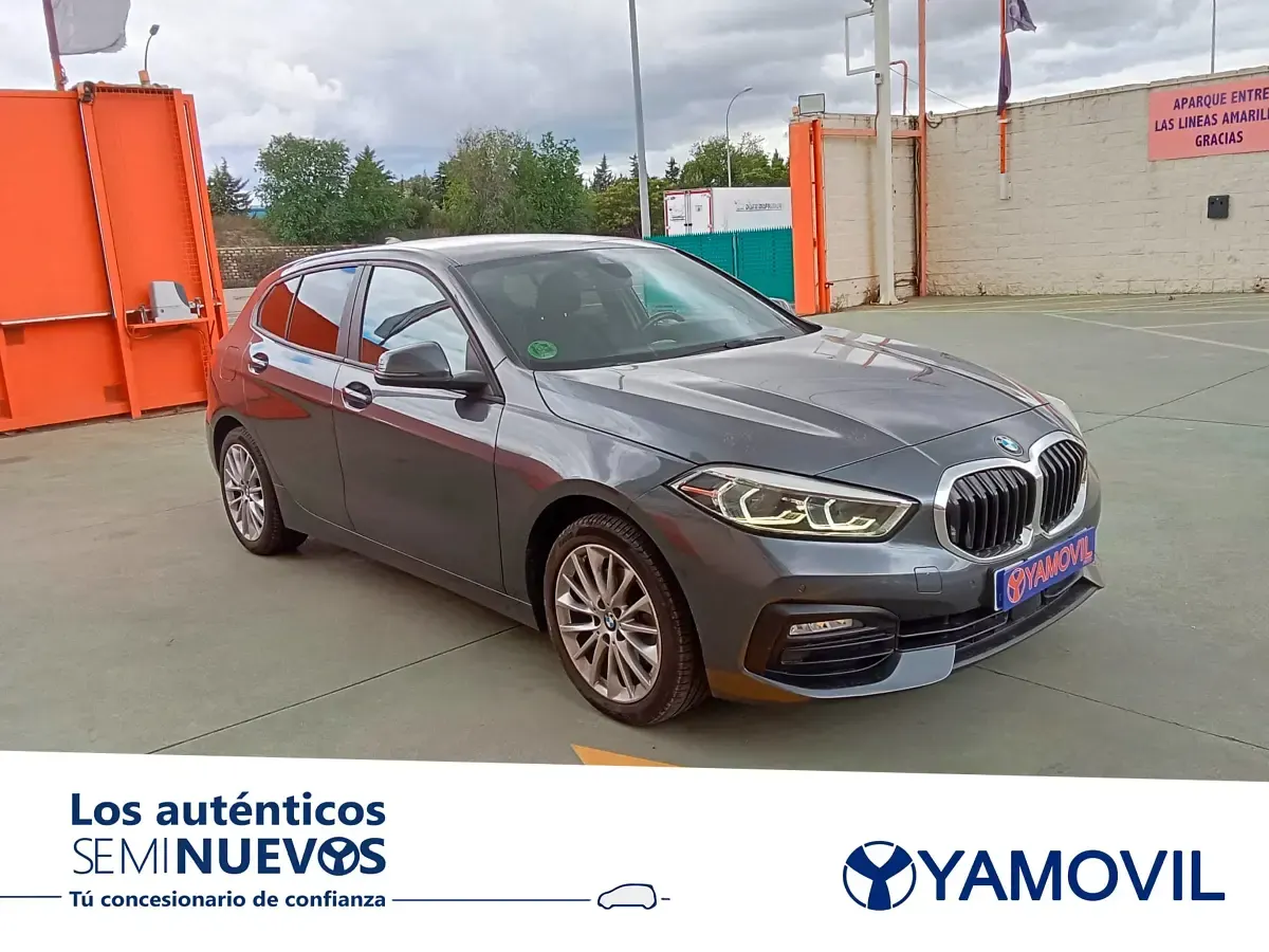 Usado BMW 118 Comfort Edition 150 CV (110 kW) 2020 Gris Utilitario