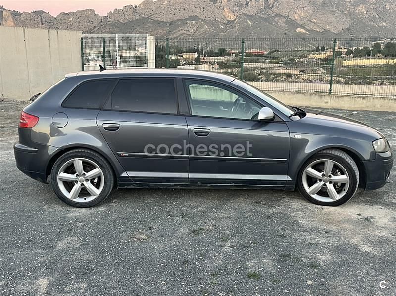 Usado Audi A3 Ambition 140 CV (102 kW) 2005 Gris / plata Utilitario