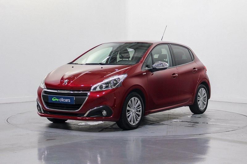 Usado Peugeot 208 Style 82 CV (60 kW) 2017 Rojo Utilitario
