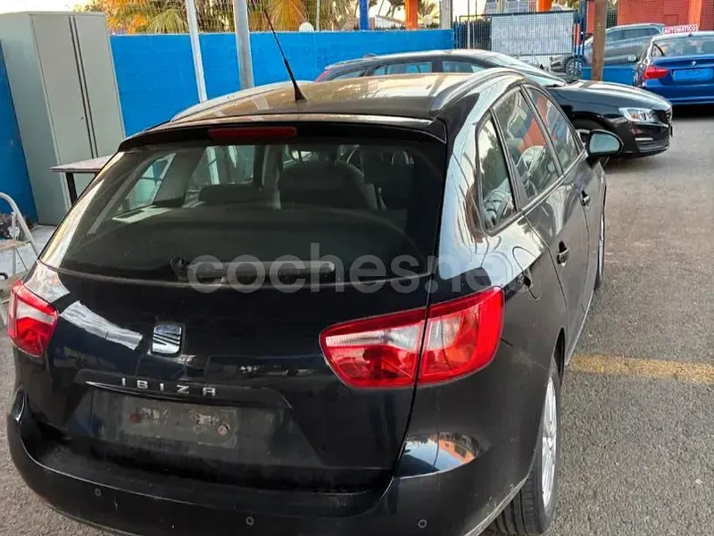 Usado Seat Ibiza ST Reference 75 CV (55 kW) 2011 Negro Familiar