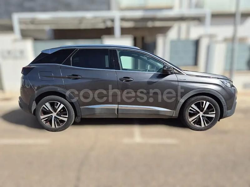 Usado Peugeot 3008 GT-line 130 CV (95 kW) 2018 Gris / plata SUV