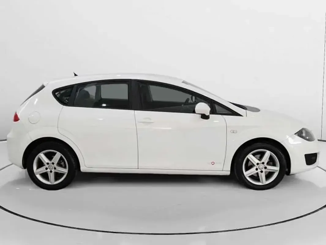 Usado Seat Leon Copa 90 CV (66 kW) 2012 Blanco Utilitario