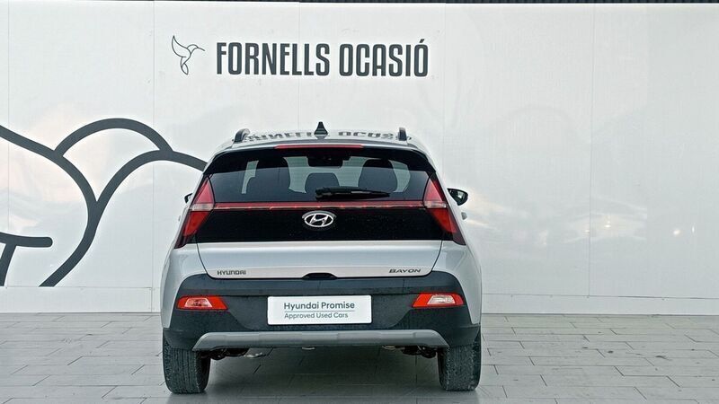 Usado Hyundai Bayon 100 CV (73 kW) 2021 Gris SUV