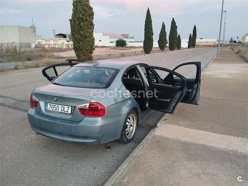 Usado BMW 320 163 CV (119 kW) 2005 Azul Berlina