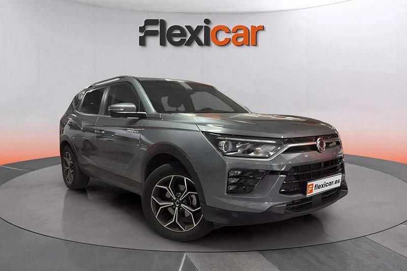 Gris Usado 2023 Ssangyong (KGM) Korando SUV | 19.490 € (Precio justo) - Imagen 1/4