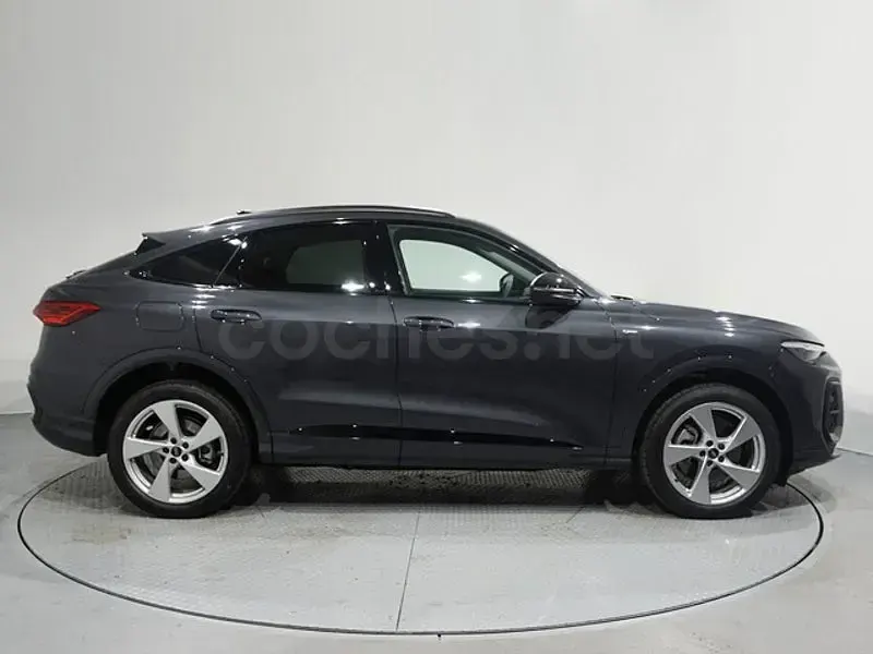 Usado Audi Q5 Sportback Advanced 204 CV (150 kW) 2025 Gris / plata SUV
