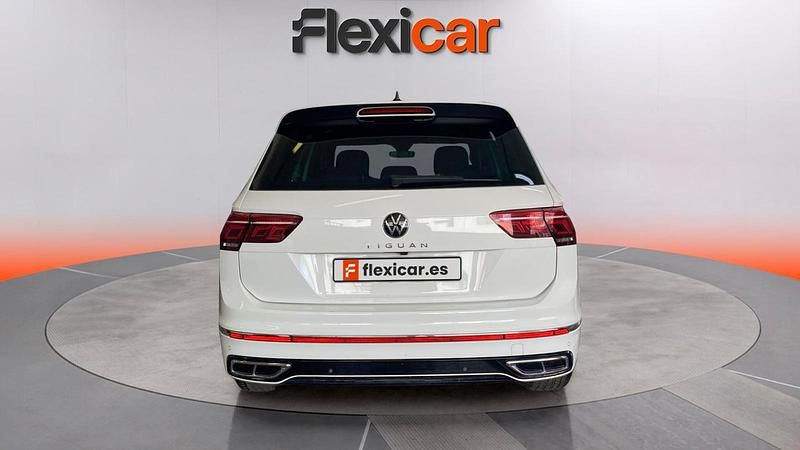 Usado VW Tiguan R-line Plus 150 CV (110 kW) 2024 Blanco SUV