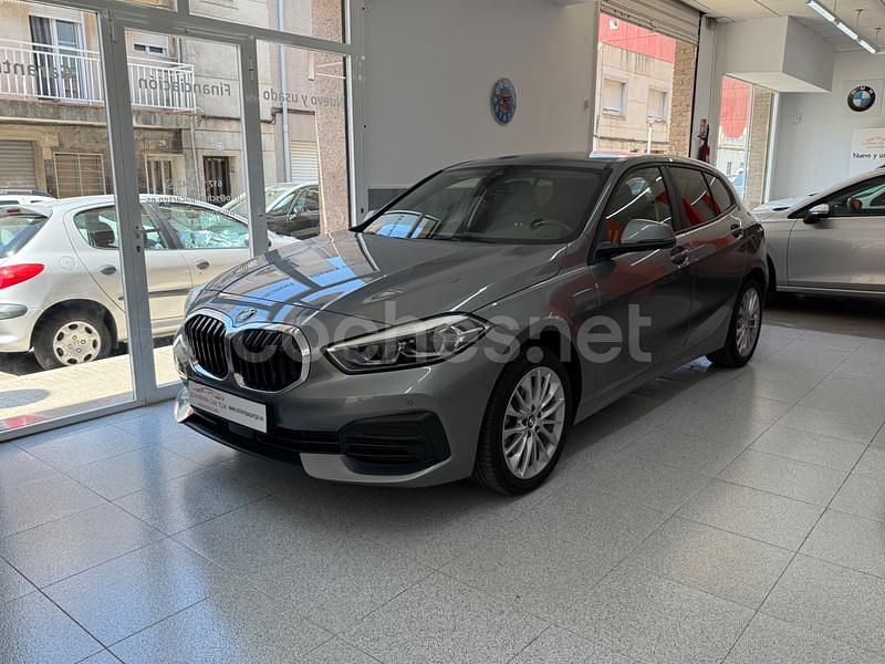 Gris / plata Usado 2022 BMW 118 Utilitario | 23.900 € (Precio justo) - Imagen 1/4