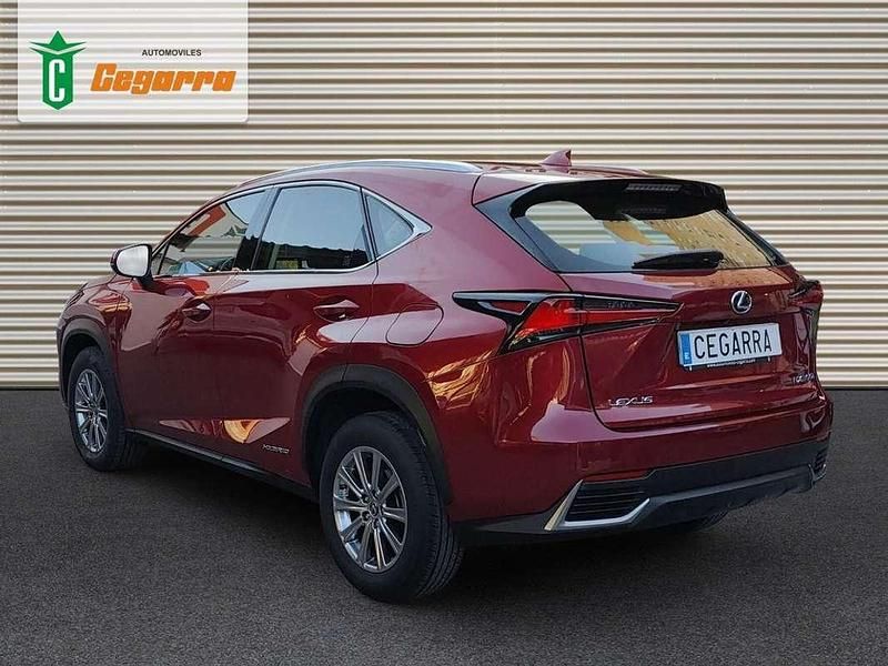 Usado Lexus NX300h Business Edition 197 CV (144 kW) 2021 Burdeos SUV