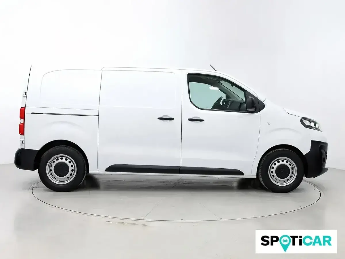 Usado Opel Vivaro 120 CV (88 kW) 2025 Blanco Monovolumen