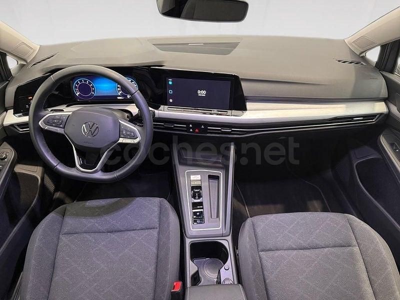 Usado VW Golf VIII Life 110 CV (80 kW) 2024 Gris / plata Berlina