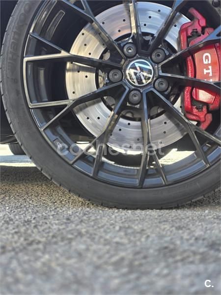 Usado VW Golf VIII GTI Clubsport 301 CV (221 kW) 2025 Gris / plata Berlina