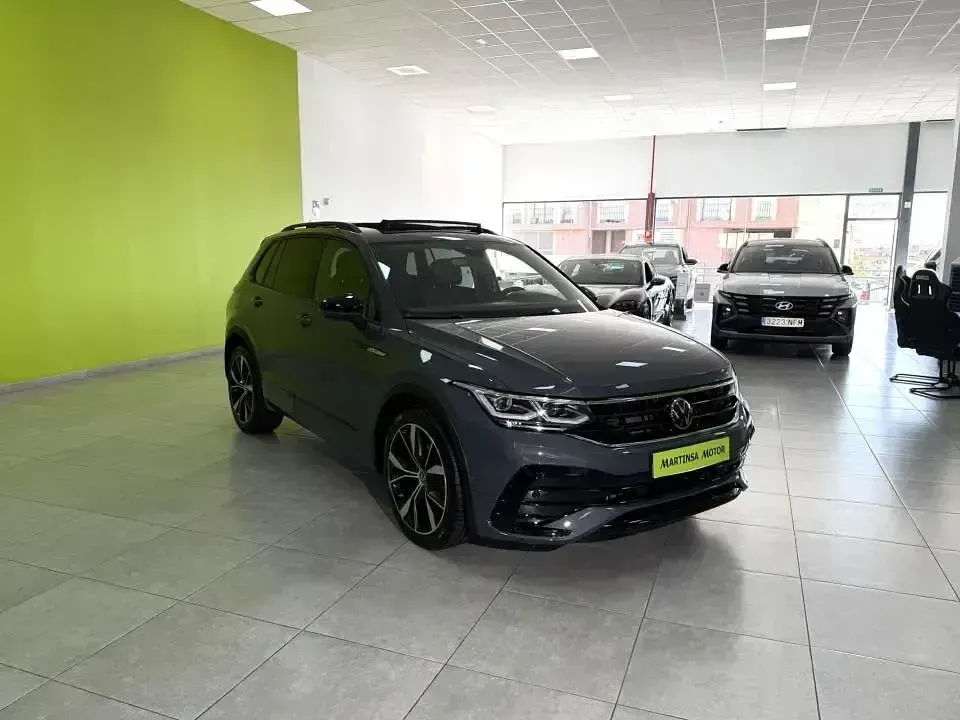 Usado VW Tiguan R-line 150 CV (110 kW) 2024 Gris SUV
