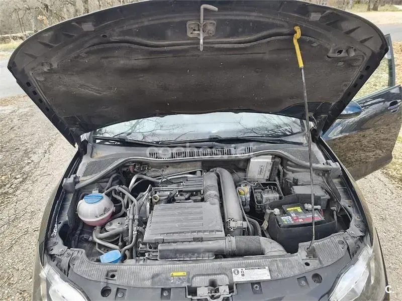Usado Seat Ibiza CONNECT 90 CV (66 kW) 2015 Negro Berlina