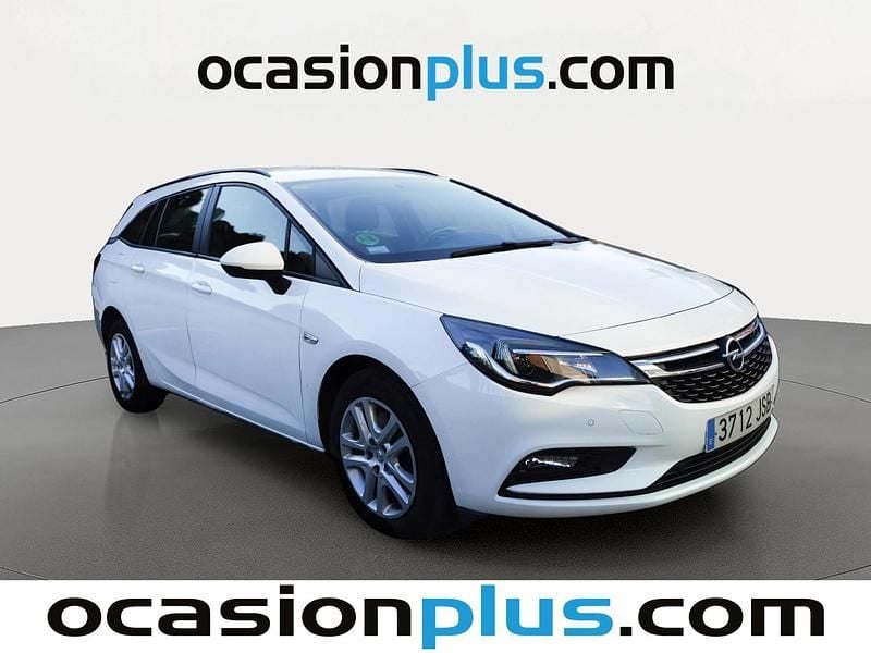 Usado Opel Astra Selective 110 CV (80 kW) 2016 Blanco Familiar