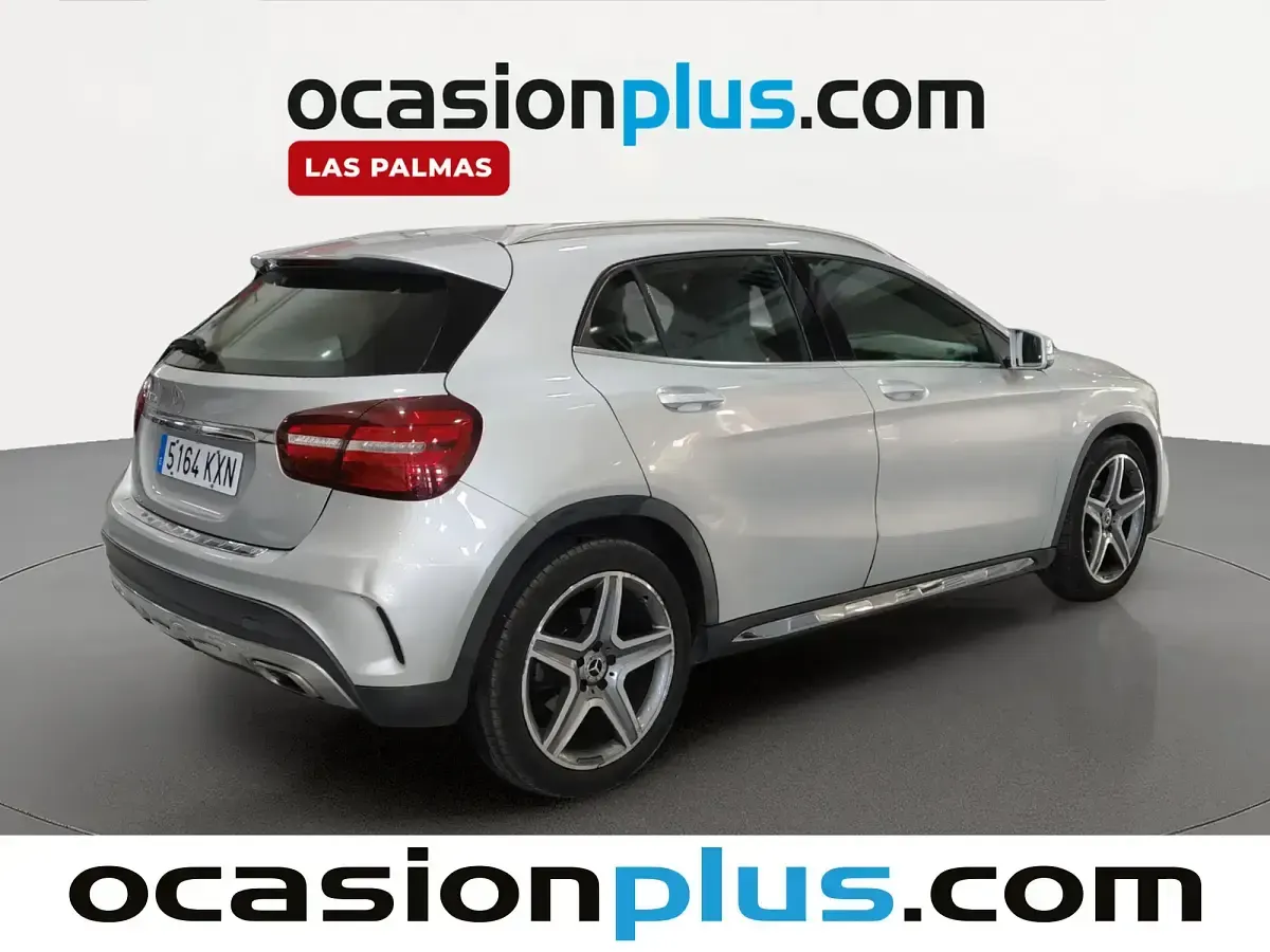 Usado Mercedes GLA180 122 CV (89 kW) 2019 Gris SUV