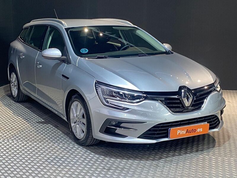 Usado Renault Mégane GrandTour Intens 116 CV (85 kW) 2021 Gris / plata Familiar