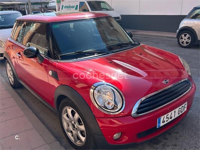 Usado Mini ONE 90 CV (66 kW) 2008 Rojo Utilitario
