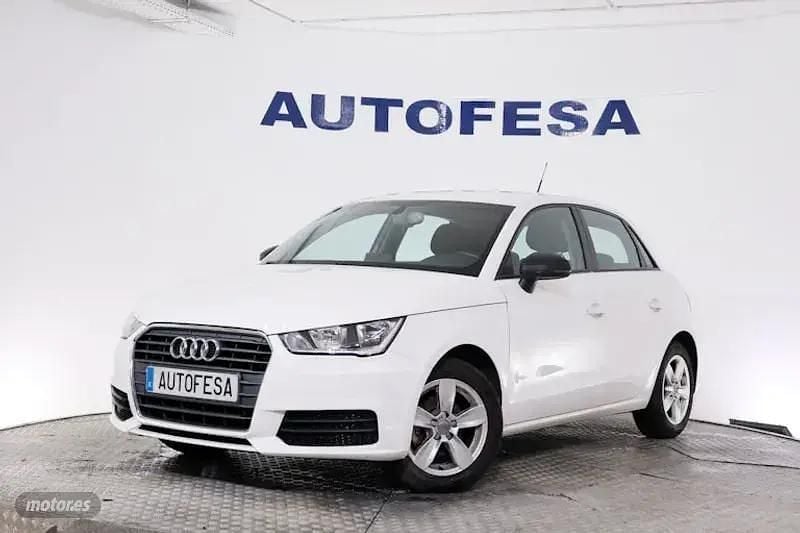 Usado Audi A1 Sportback Attraction 95 CV (69 kW) 2016 Blanco Utilitario