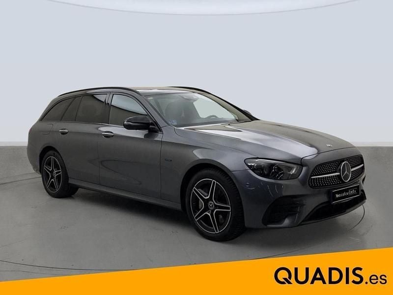 Usado Mercedes E300 306 CV (225 kW) 2020 Gris selenita Familiar
