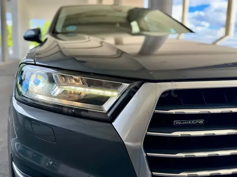 Usado Audi Q7 Sport 272 CV (200 kW) 2015 Gris / plata SUV