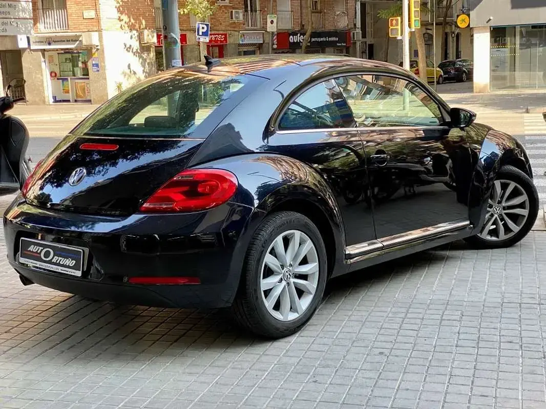 Usado VW Beetle 110 CV (80 kW) 2015 Negro Utilitario