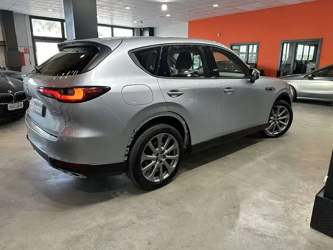 Usado Mazda 2 Exclusive-Line 328 CV (241 kW) 2023 Utilitario