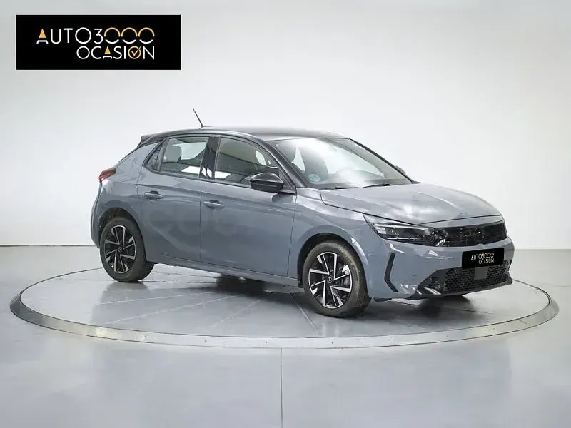 Usado Opel Corsa 100 CV (73 kW) 2024 Gris / plata Utilitario