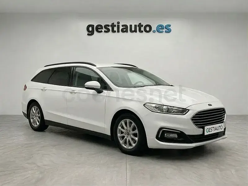 Usado Ford Mondeo Trend 150 CV (110 kW) 2021 Blanco Familiar