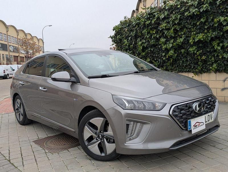 Usado Hyundai Ioniq Style 141 CV (103 kW) 2020 Gris Utilitario
