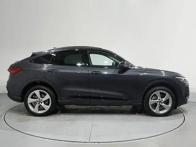 Usado Audi Q5 Advanced 204 CV (150 kW) 2025 Gris SUV