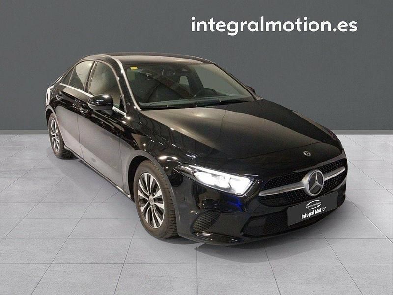 Usado Mercedes A180 116 CV (85 kW) 2020 Negro Berlina