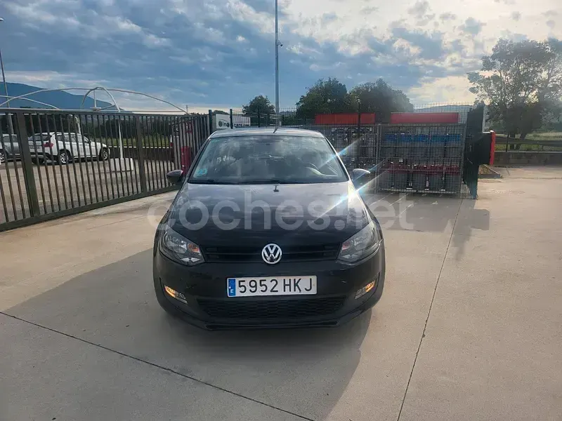 Usado VW Polo Advance 90 CV (66 kW) 2012 Negro Utilitario