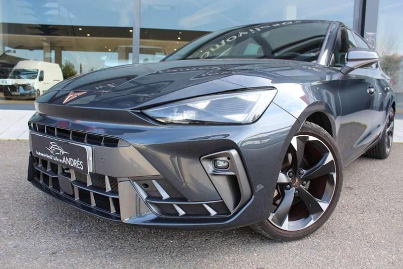 Usado Cupra Leon 150 CV (110 kW) 2024 Gris Utilitario