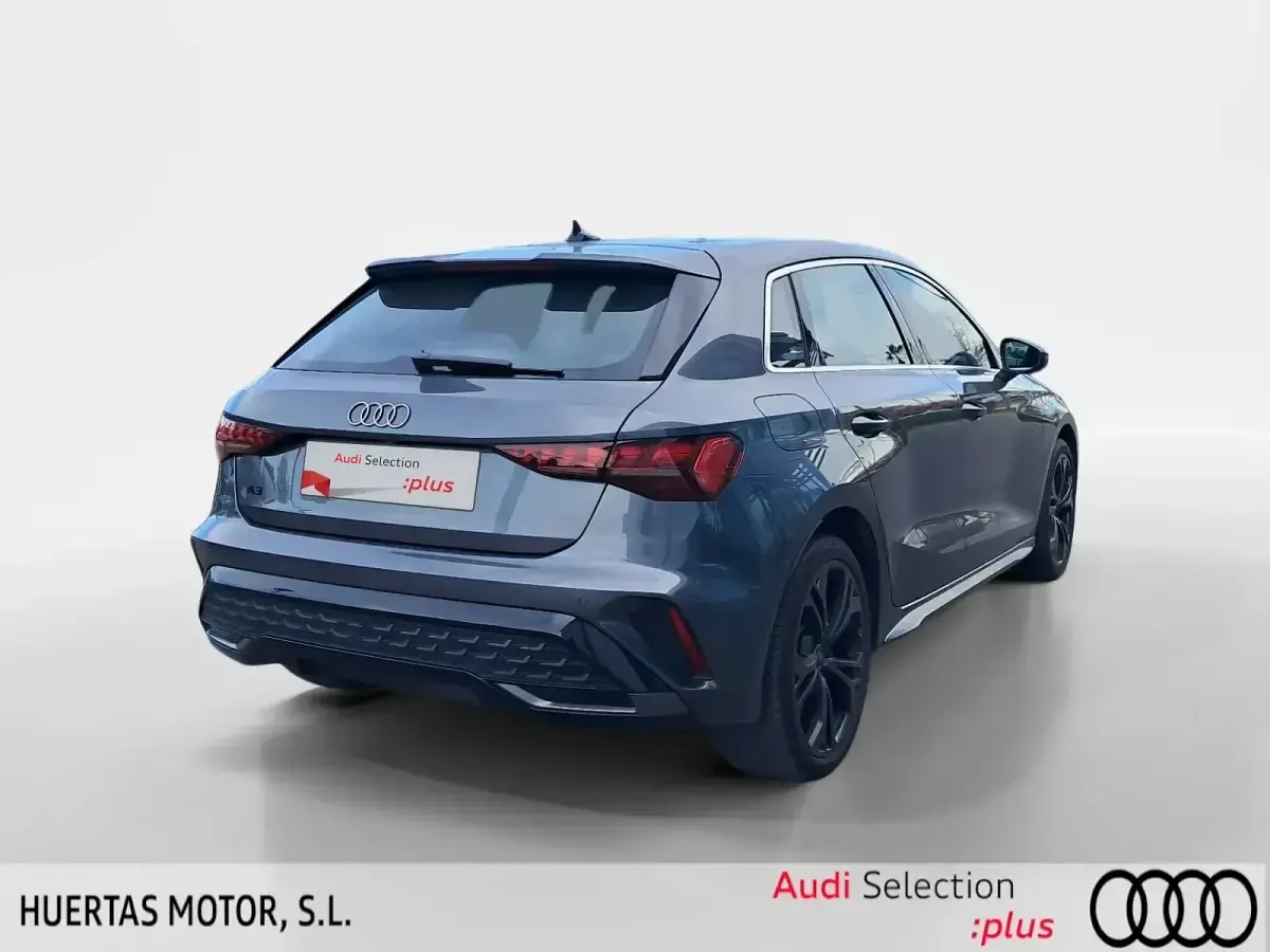 Usado Audi A3 204 CV (150 kW) 2025 Gris Berlina