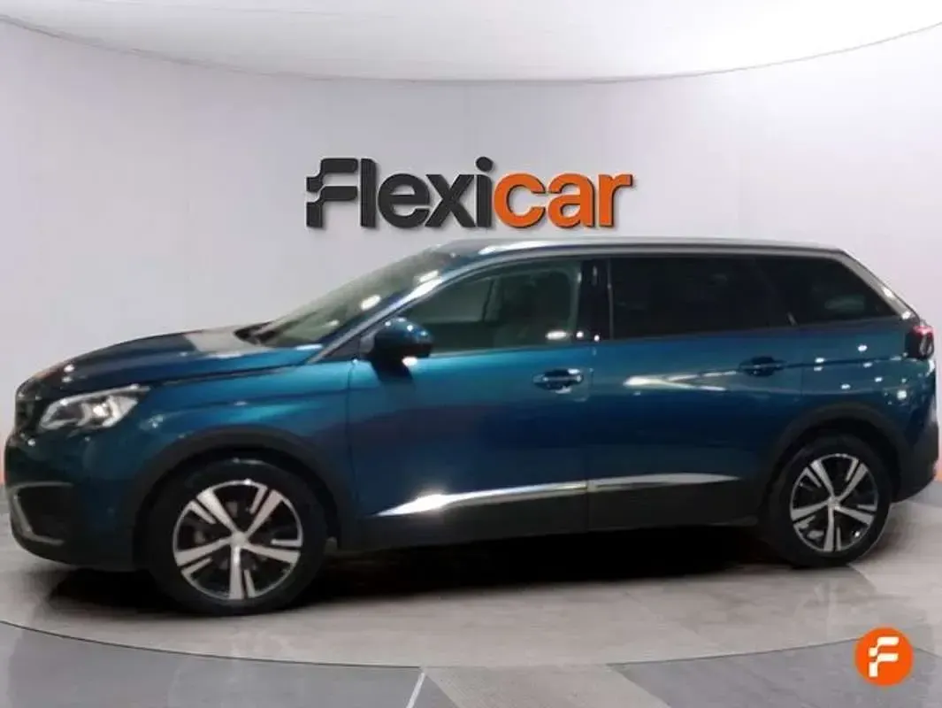Usado Peugeot 5008 Active 131 CV (96 kW) 2020 Verde SUV