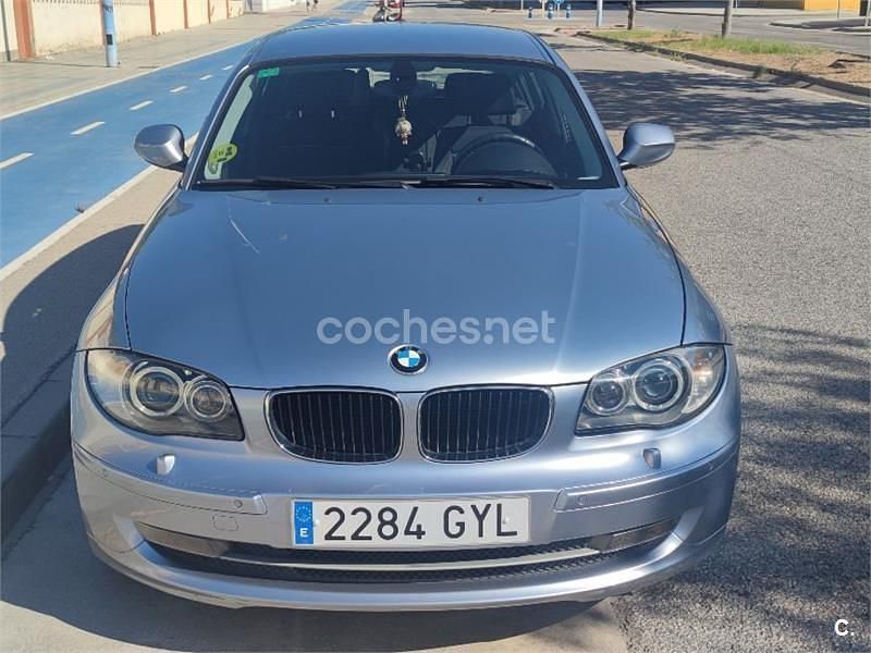 Gris / plata Usado 2010 BMW 118 Utilitario | 12.500 € - Imagen 1/4