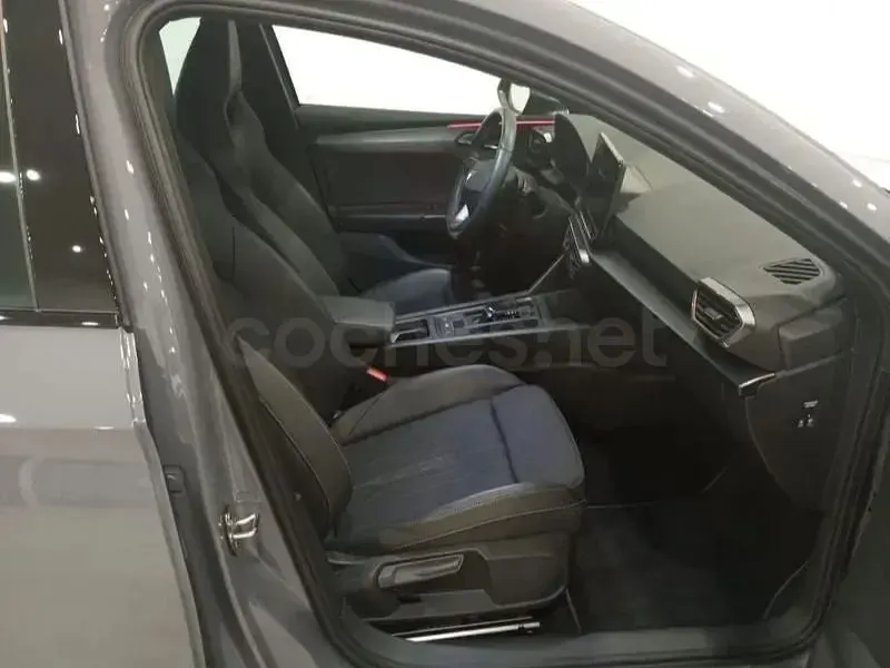 Usado Cupra Leon VZ 300 CV (220 kW) 2023 Gris / plata Familiar