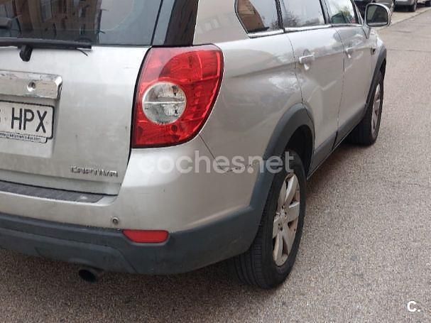 Usado Chevrolet Captiva LT 163 CV (119 kW) 2013 Gris / plata SUV