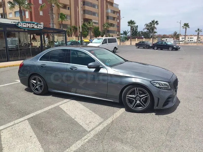 Usado Mercedes C220 194 CV (142 kW) 2019 Gris / plata Berlina