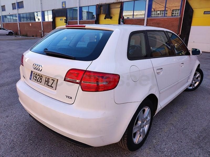 Usado Audi A3 Ambiente 105 CV (77 kW) 2012 Blanco Utilitario