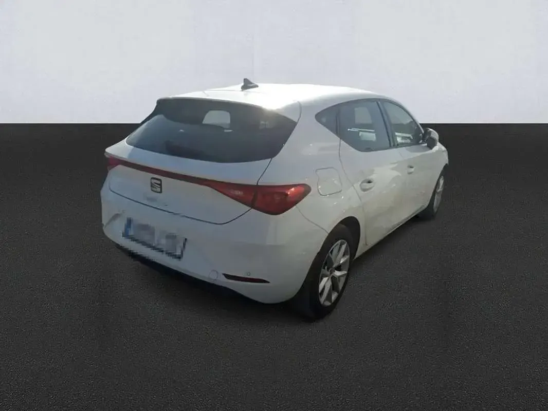 Usado Seat Leon Style 115 CV (84 kW) 2021 Blanco Utilitario