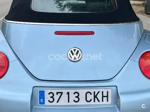 Usado VW New Beetle 115 CV (84 kW) 2003 Azul Utilitario