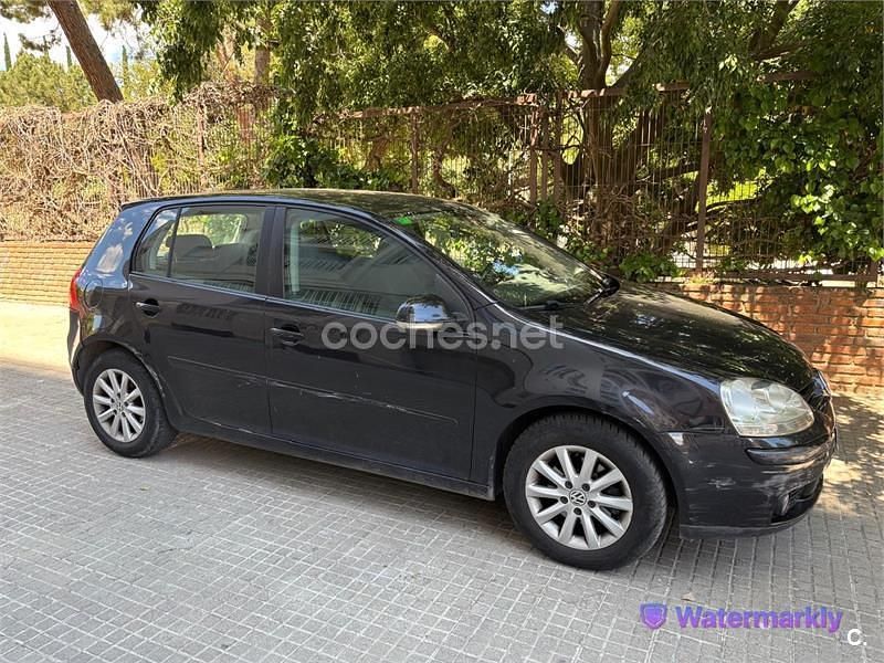 Usado VW Golf V 105 CV (77 kW) 2007 Negro Berlina