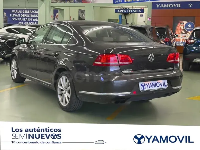 Usado VW Passat Highline 160 CV (117 kW) 2011 Marrón Berlina