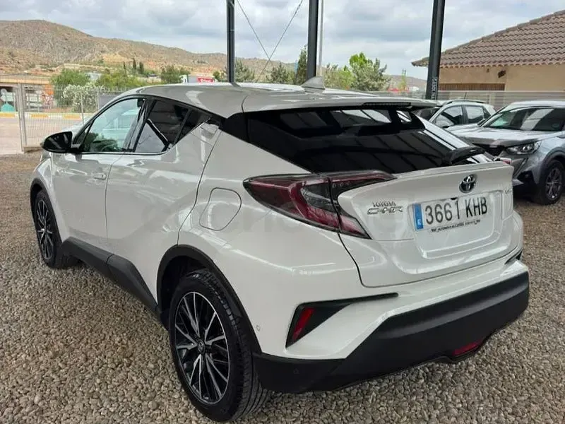 Usado Toyota C-HR Advance 122 CV (89 kW) 2018 Blanco SUV