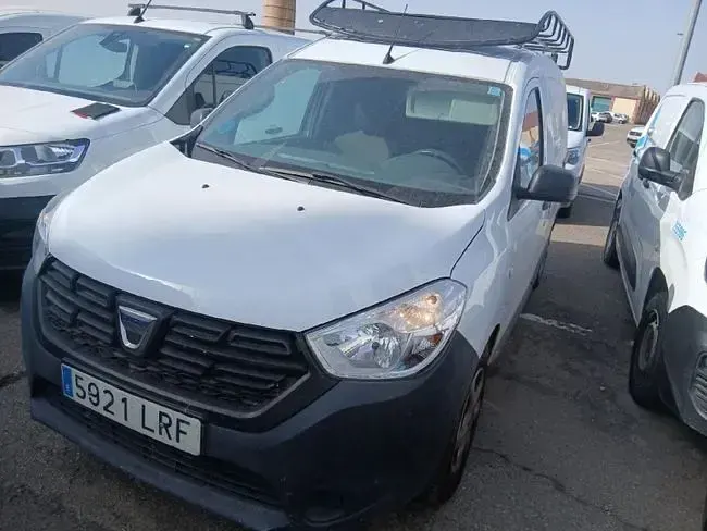 Usado Dacia Dokker Essentiel 95 CV (69 kW) 2021 Blanco Monovolumen