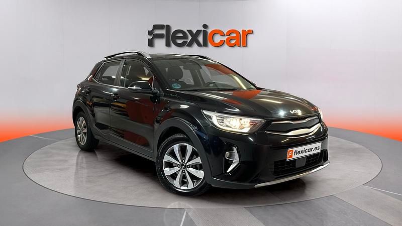 Usado Kia Stonic 84 CV (61 kW) 2023 Negro SUV