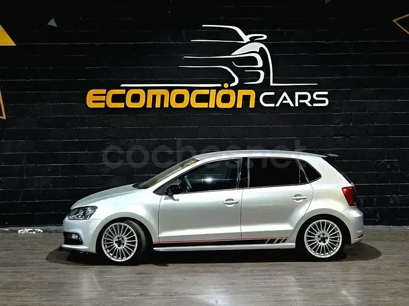Usado VW Polo Advance 90 CV (66 kW) 2017 Gris / plata Berlina